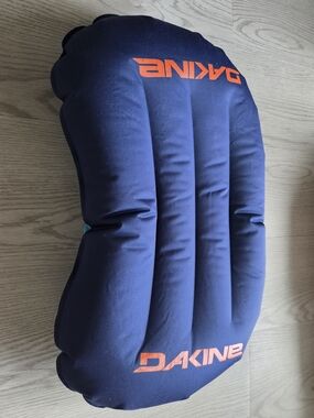 DAKINE Inflatable Travel Pillow in Navy with Orange Logo NWOT